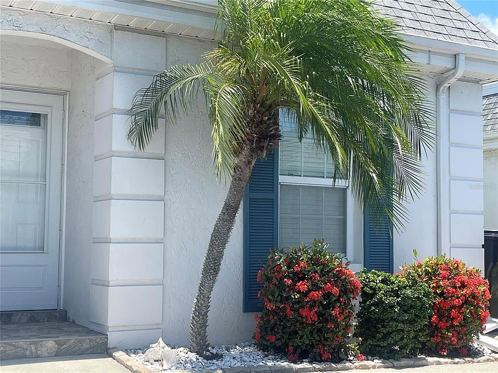 2 bed, 2.0 bath, 1078 sqft, $2,500 — Photo 2