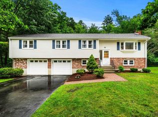 32 Westwood St, Burlington, MA 01803