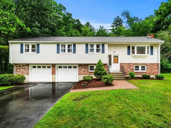 32 Westwood St, Burlington, MA 01803