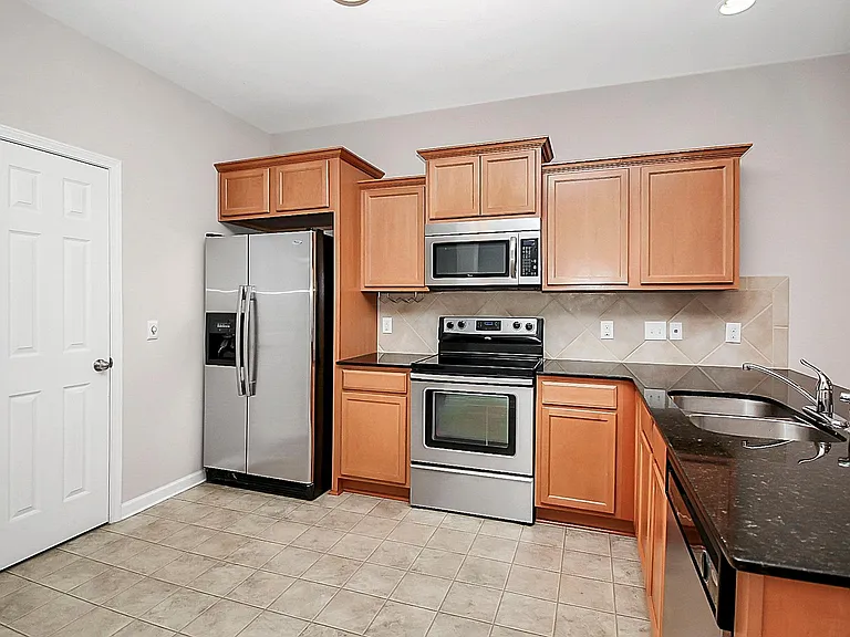 12433 McGrath Dr — Photo 7