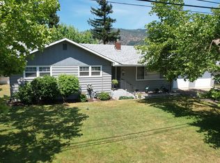131 Mountain View Ave, Myrtle Creek, OR 97457