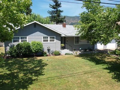 131 Mountain View Ave, Myrtle Creek, OR, 97457