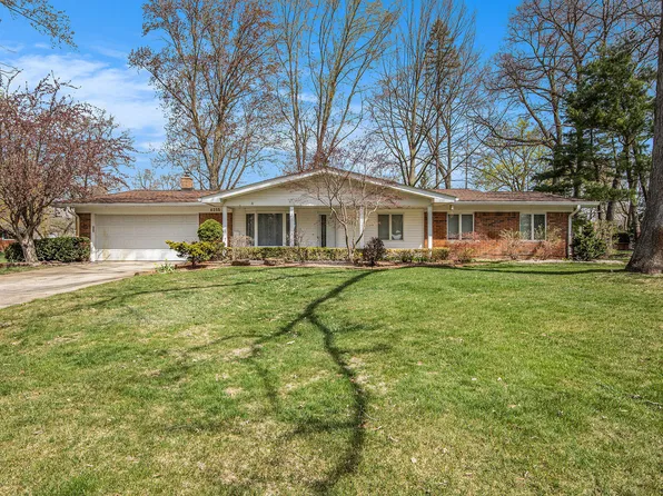 6255 Montgomery Dr, Utica, MI 48316