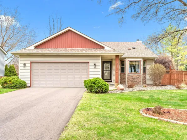 2581 Henslow Ave N, Oakdale, MN 55128