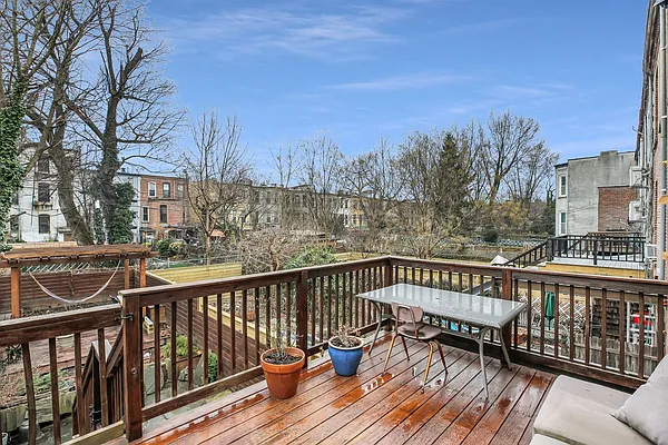 Rented by Compass | media 9