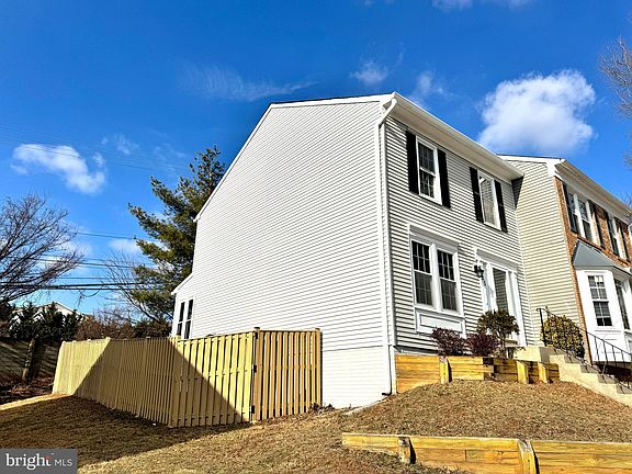 3rd image of 51 Drumcastle Ct