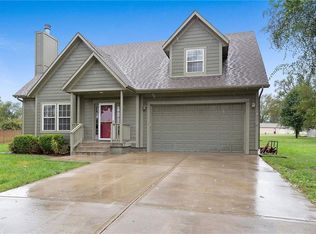 22011 S Elm St, Spring Hill, KS 66083