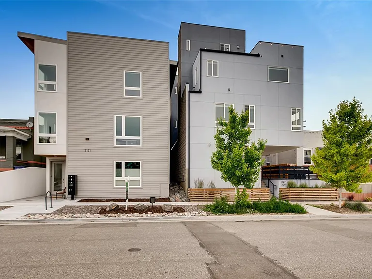 3131 W Conejos Pl — Photo 1