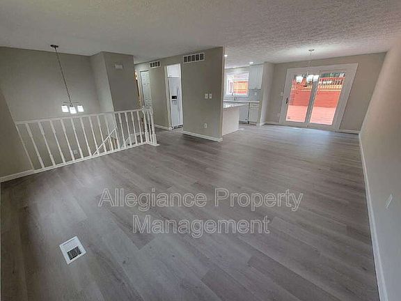 3rd image of 7598 Springfield Hills Dr