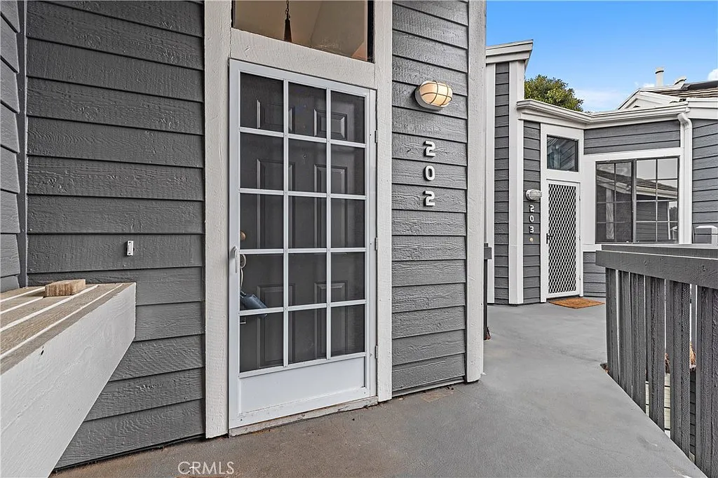 Building Photo - 8211 Mainsail Dr #202