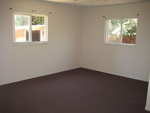 5th image of 1007 10th Ave
