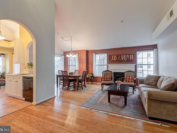 4th image of 5982 Founders Hill Ct Unit 302