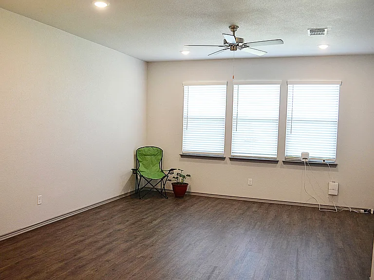 334 Green Valley Dr — Photo 9