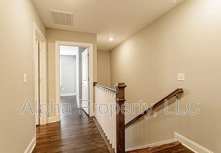 18 Alderly Way — Photo 16