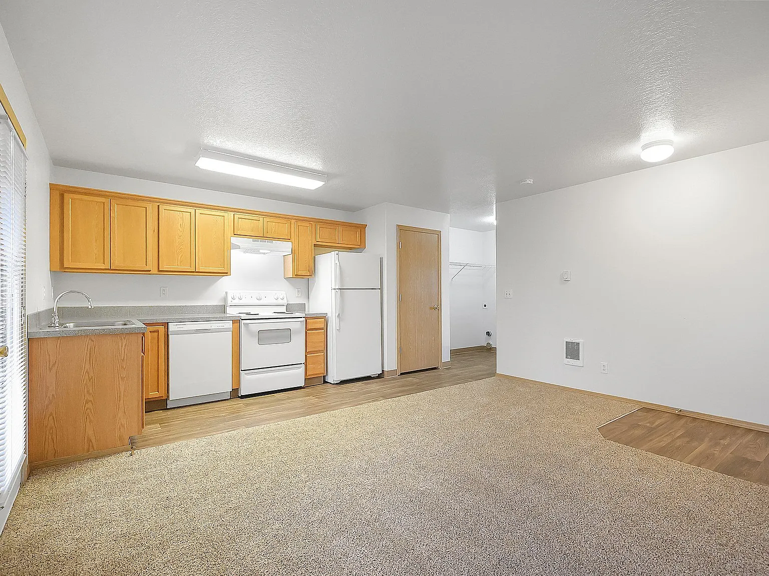 Zachary Park Apartments — Photo 4