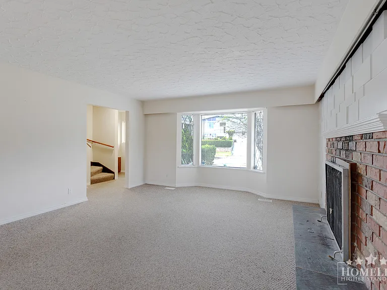 1060 Fell Ave — Photo 3