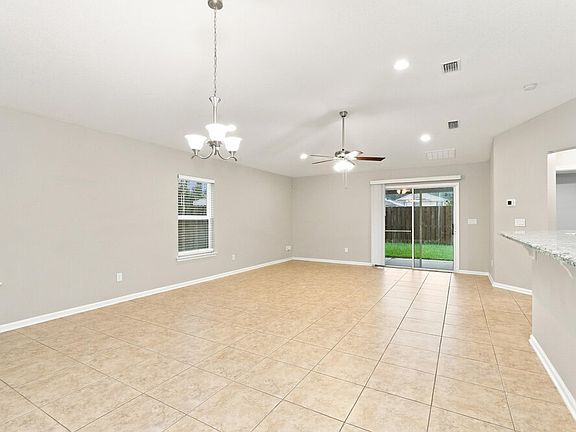 4th image of 76802 Timbercreek Blvd