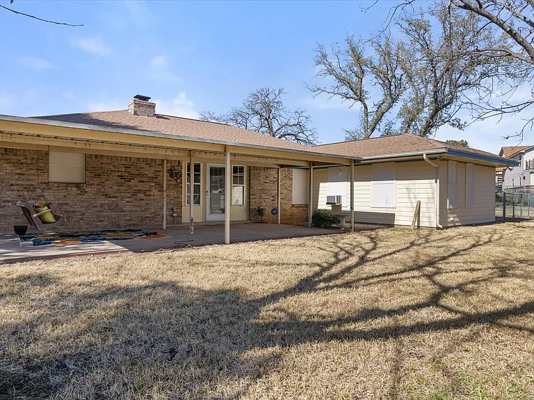 417 Sky Harbour Ct — Photo 23