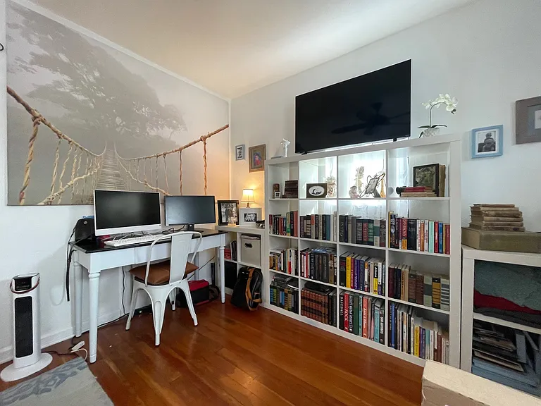 325 S Alarcon St — Photo 4