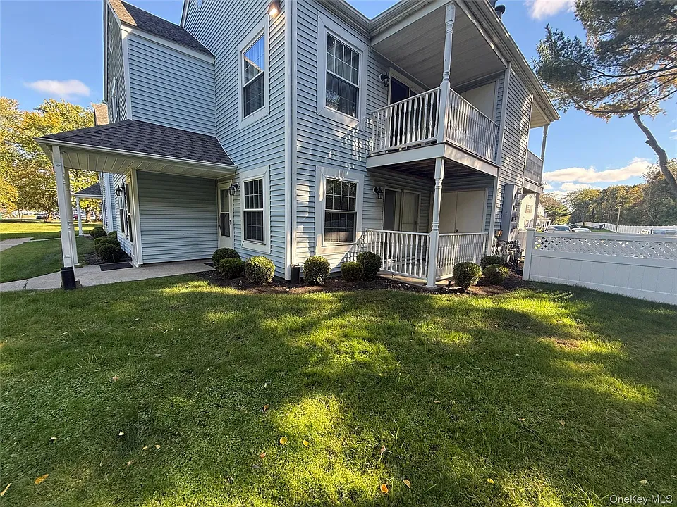 378 Artist Lake Dr