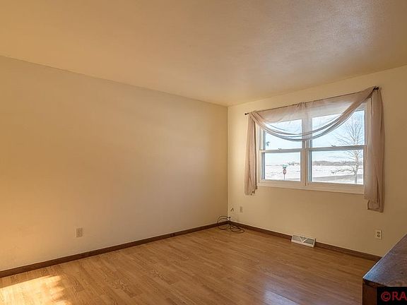 3rd image of 615 W Allyn St