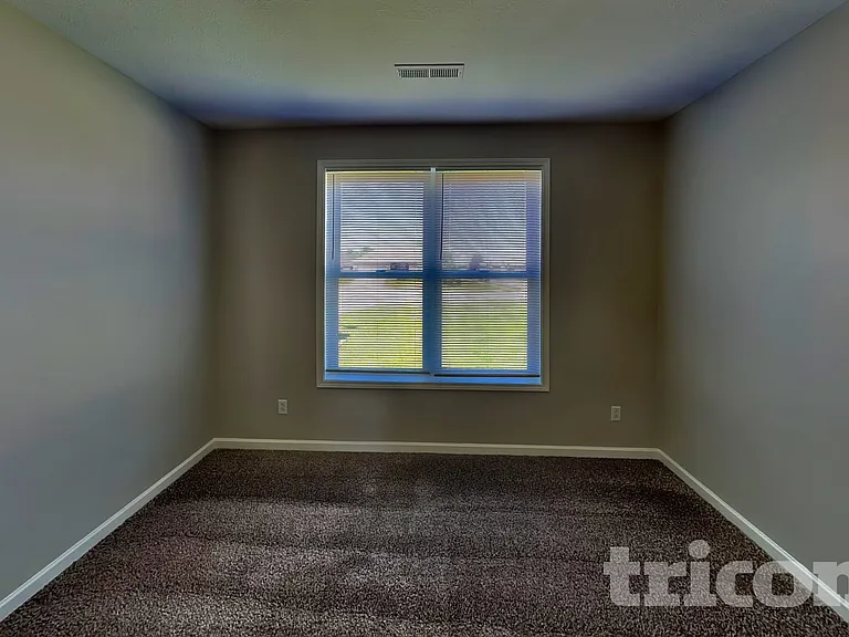 303 Gale Ct — Photo 6
