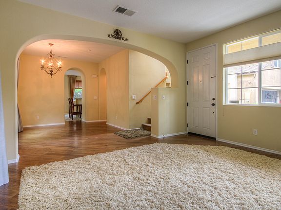 4th image of 904 Mira Lago Way