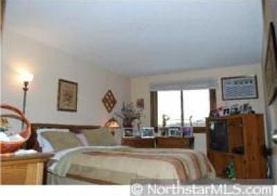 4th image of 999 41st Ave NE APT 304