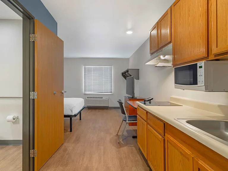 Studio Suite - 1 Full Bed