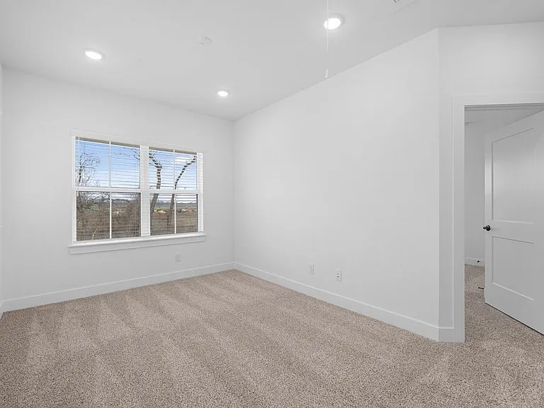 1308 Shaded Rock Dr — Photo 12