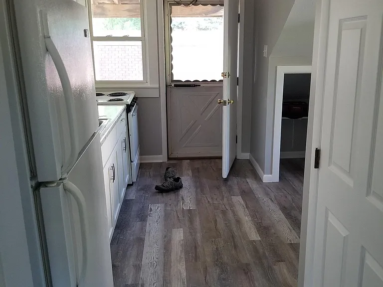 1127 Lake St — Photo 4