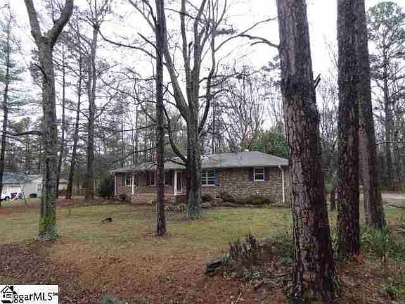 2nd image of 204 Woodlawn Dr