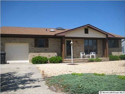 1st image of 1932 Seaman Ct