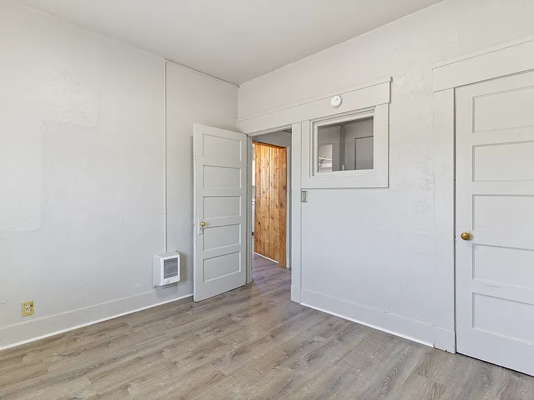 128 Broadway Ave N #2 — Photo 15