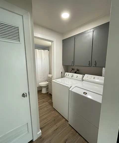 383 E Redondo Ave — Photo 13