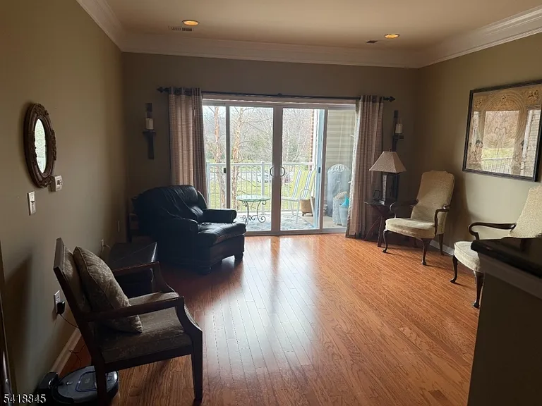 1118 Warrens Way — Photo 4