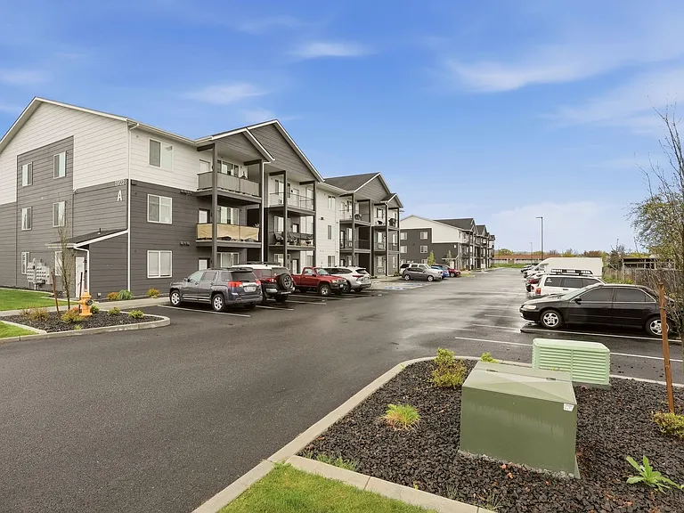 Nathan Apartments — Photo 123