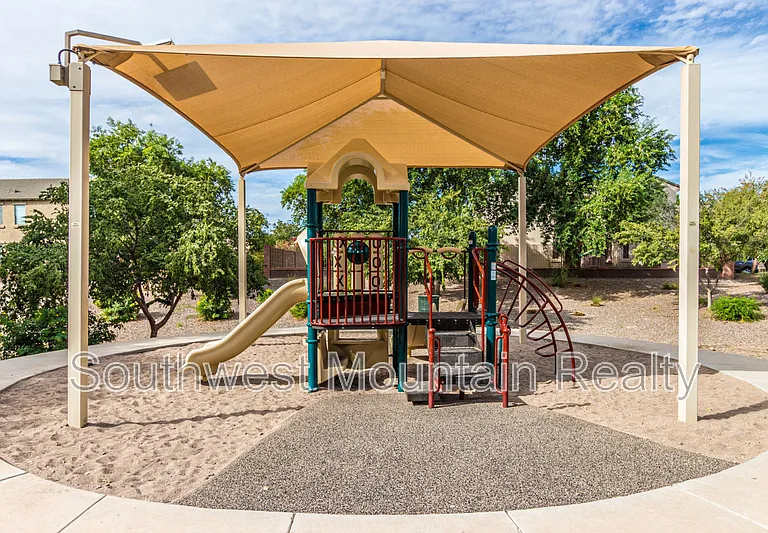 881 E Baylor Ln — Photo 40