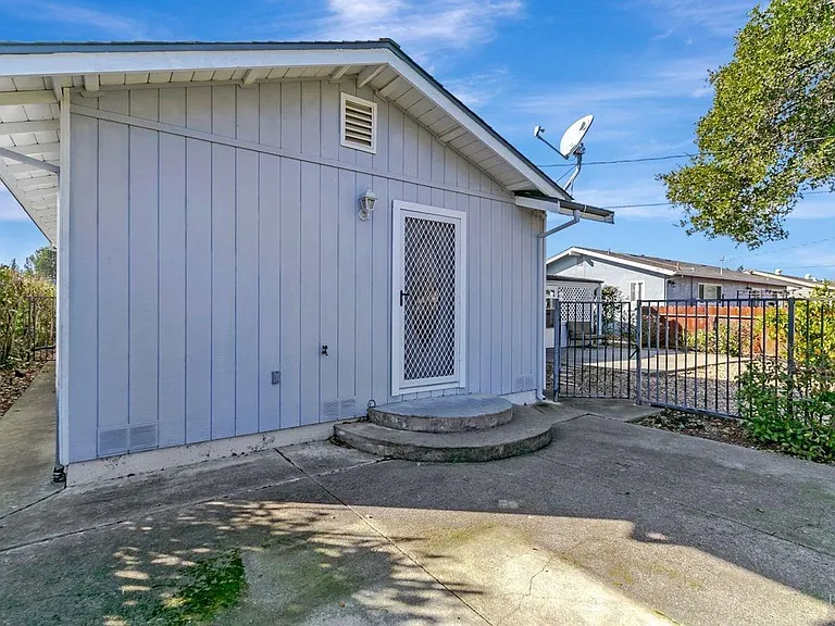 188 Glacier Cir — Photo 37