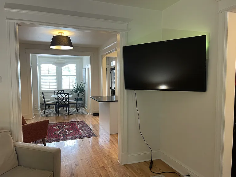 724 Ingraham St NW — Photo 4