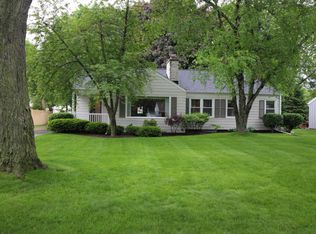 7611 N Fairchild Rd, Fox Pt, WI 53217