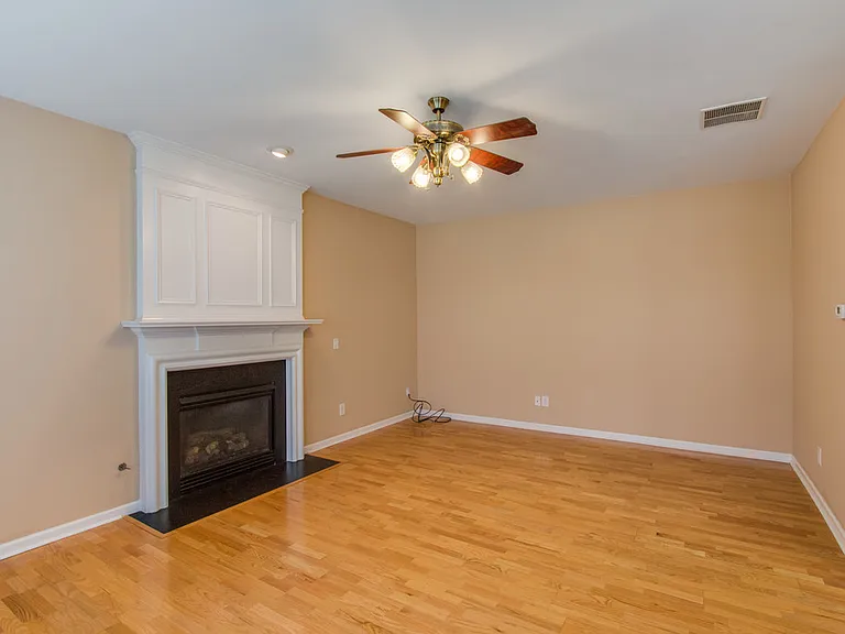 1510 Chestnut Springs Rd — Photo 10