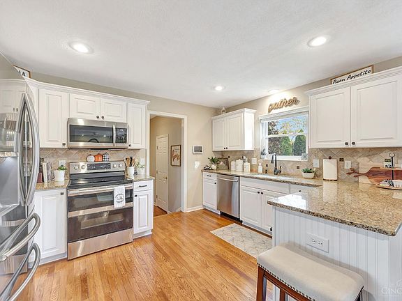 4th image of 5500 Lakeside Dr