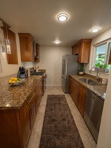 1081 Reed Avenue — Photo 3