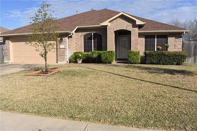 1st image of 601 Plumbago Dr