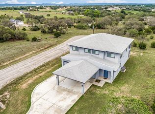 118 N Lon Price, Blanco, TX 78606