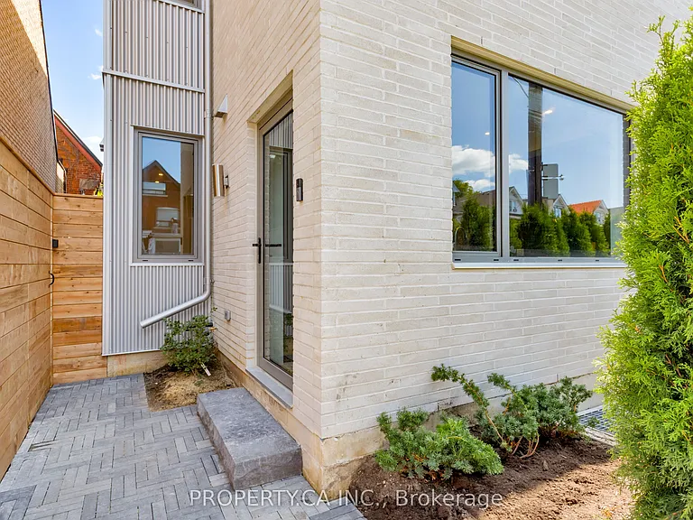 301 Keele St #1 — Photo 3