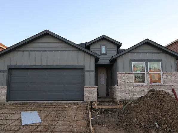 1345 Espada St, Fort Worth, TX 76052