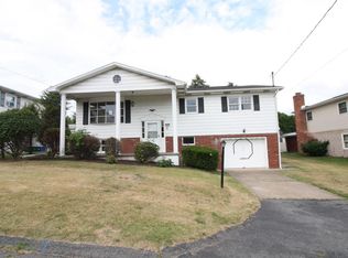 1213 Mine St, Old Forge, PA 18518