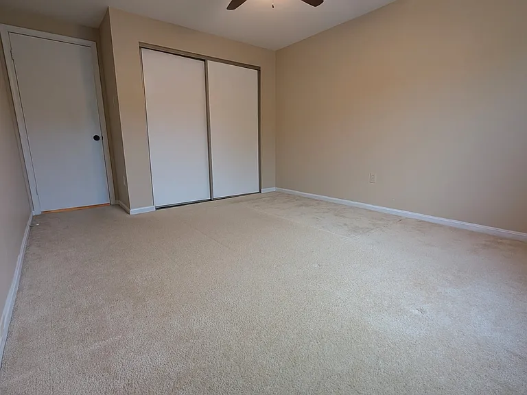 42 Battersea Bridge Ct — Photo 39